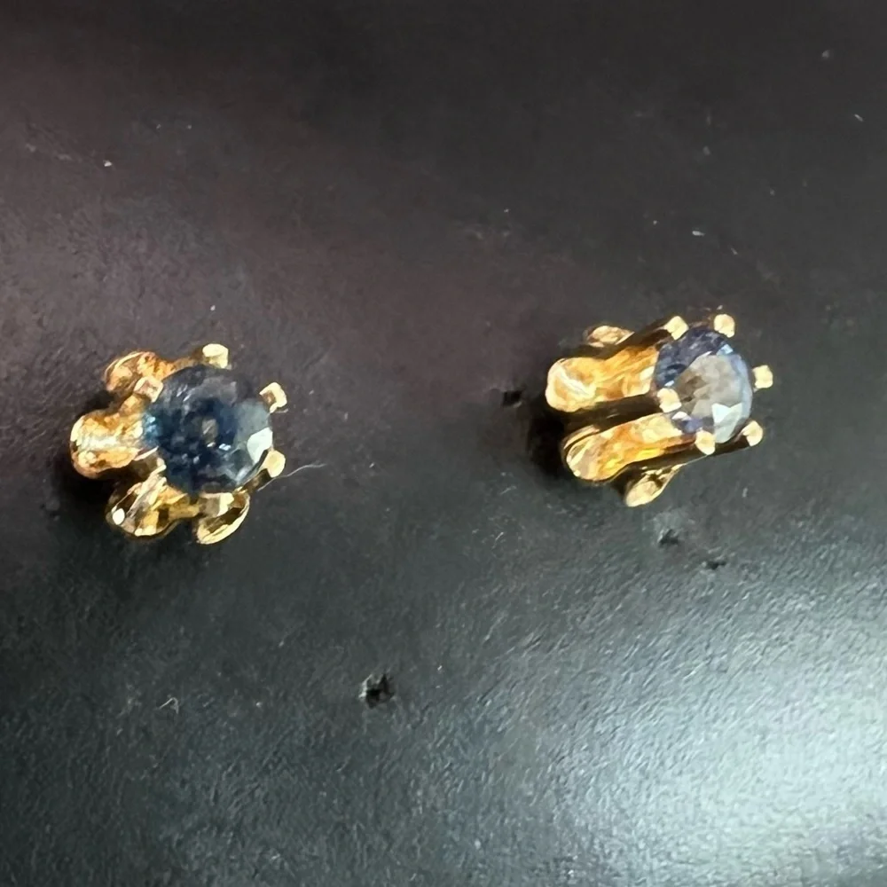 14K YELLOW GOLD SAPPHIRE BUTTERCUP DAINTY SETTING STUDS 🦋 - Picture 10 of 17